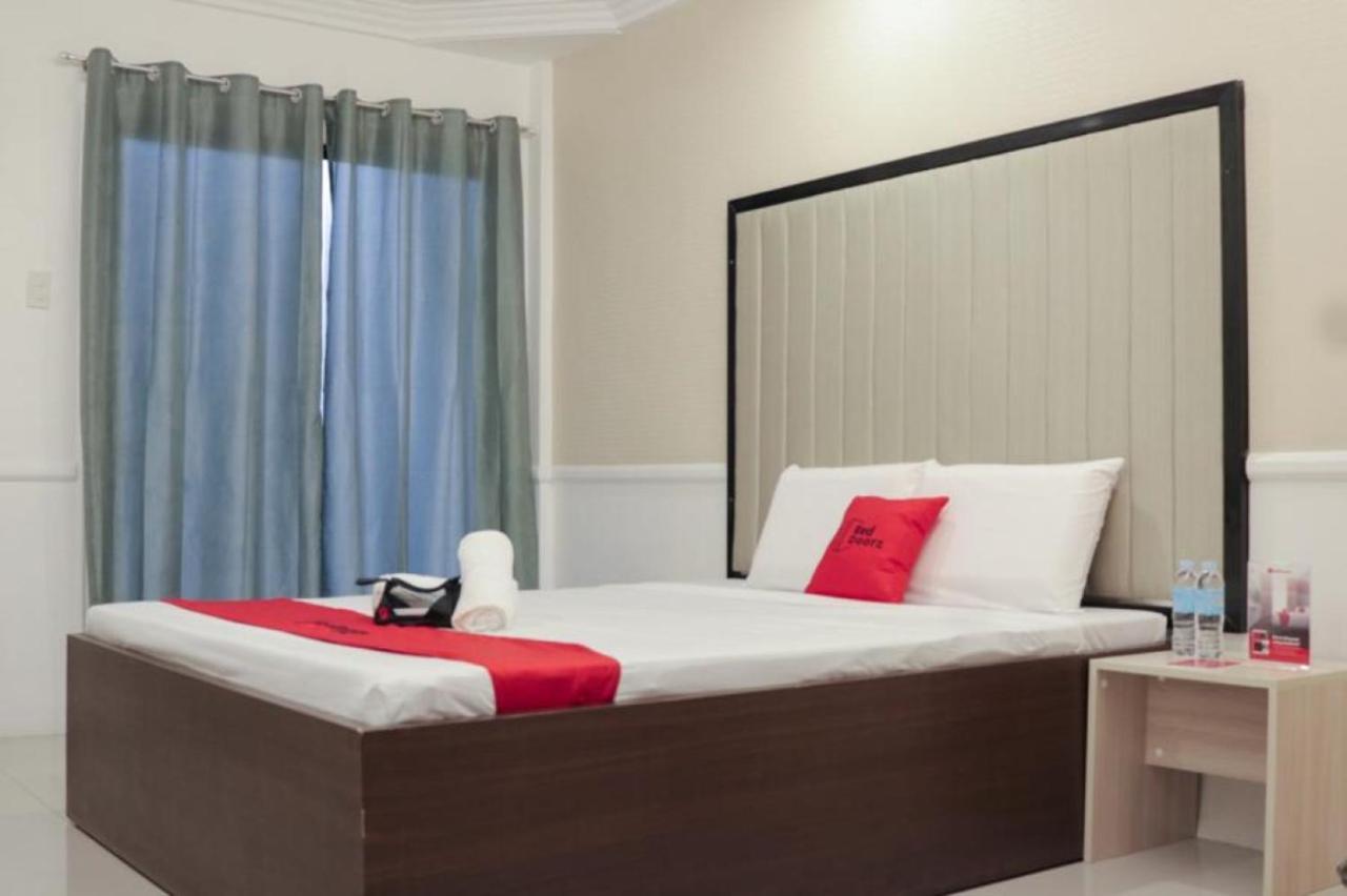 Reddoorz Premium @ Wireless Mandaue Cebu Hotel Szoba fotó
