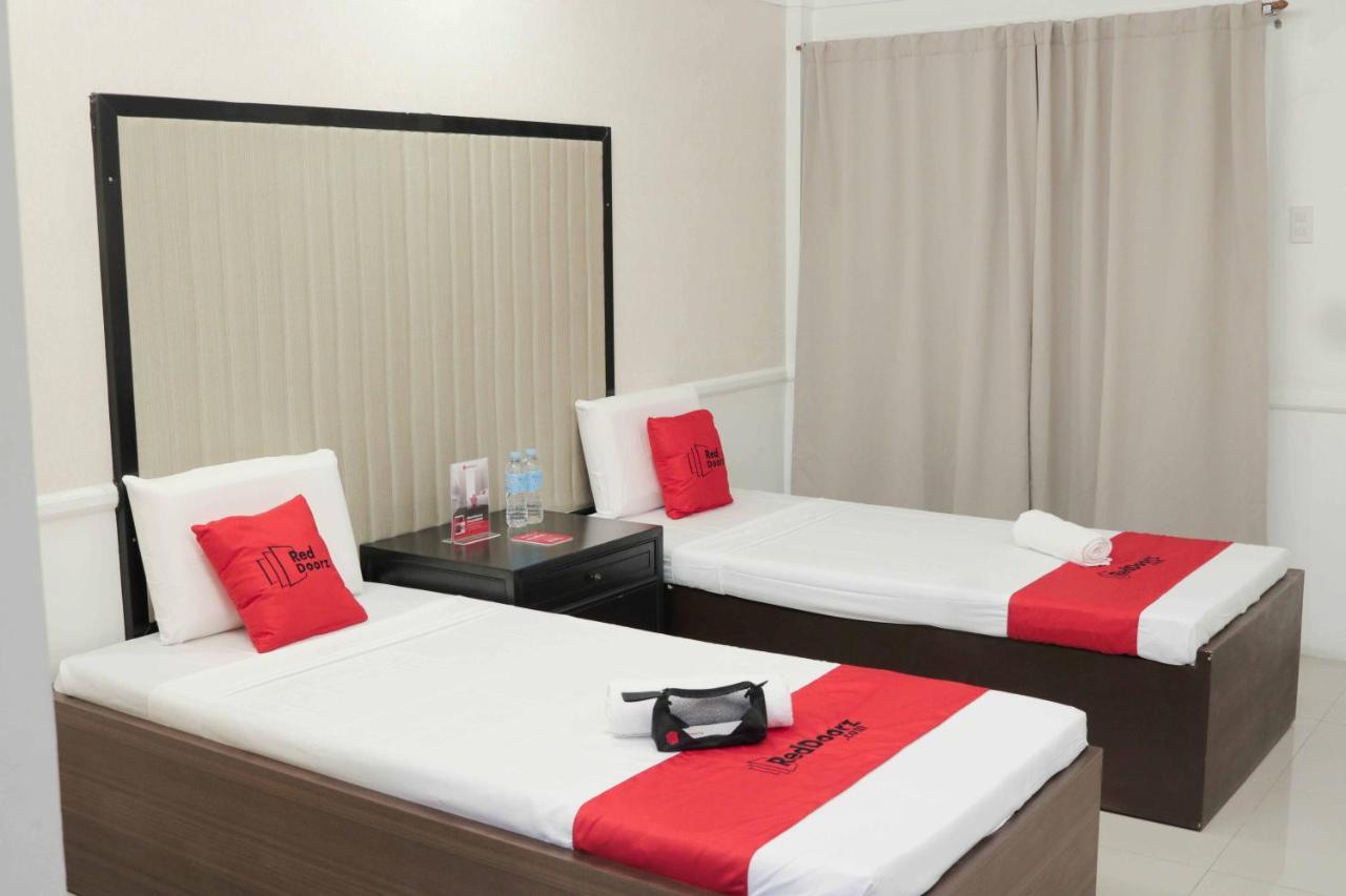 Reddoorz Premium @ Wireless Mandaue Cebu Hotel Kültér fotó